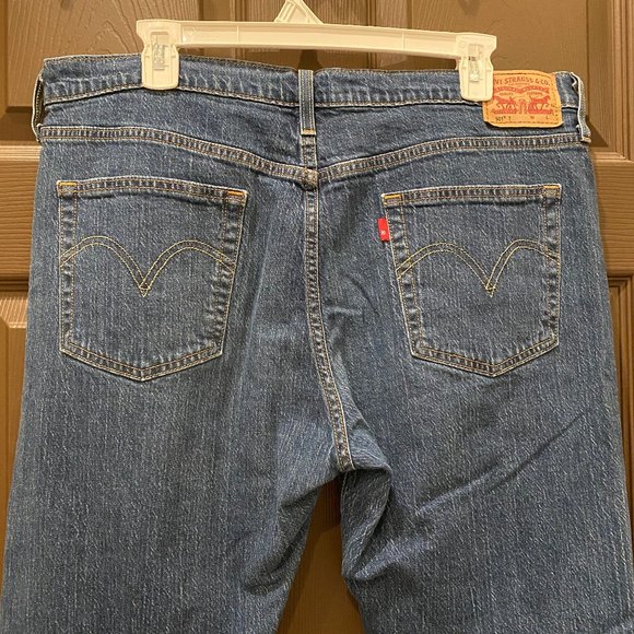 Levi's 501 Tapered Cropped Button-Fly Blue Jeans - Picture 4 of 12